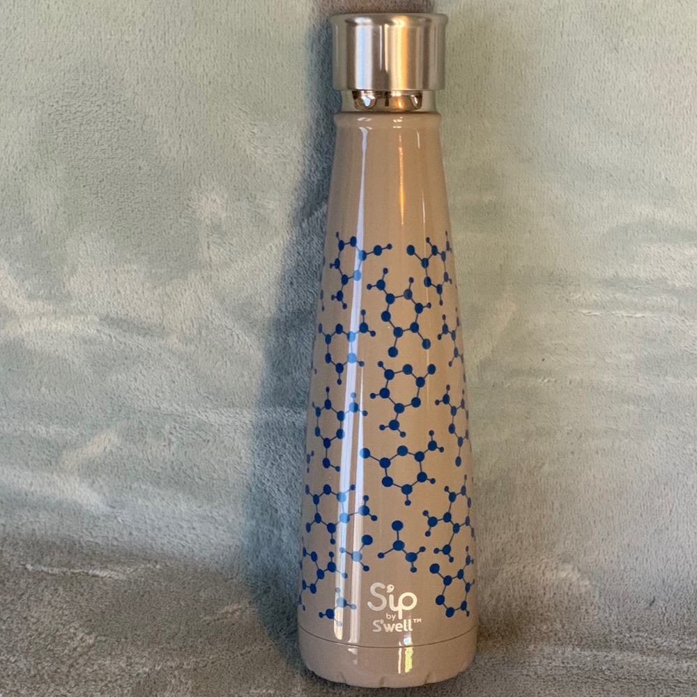 Swell water bottle